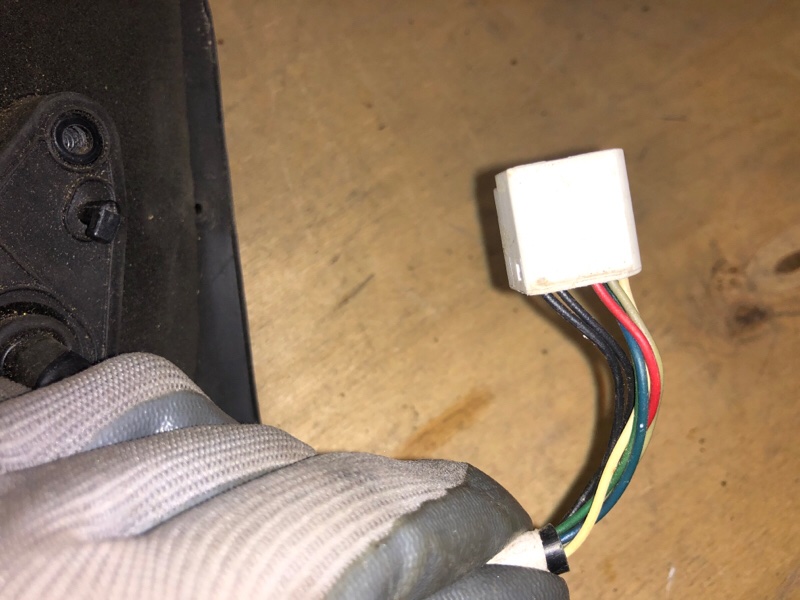 Зеркало левое AVENSIS 03-08