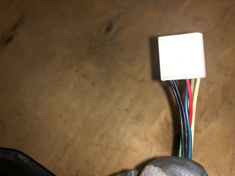 Зеркало левое AVENSIS 03-08