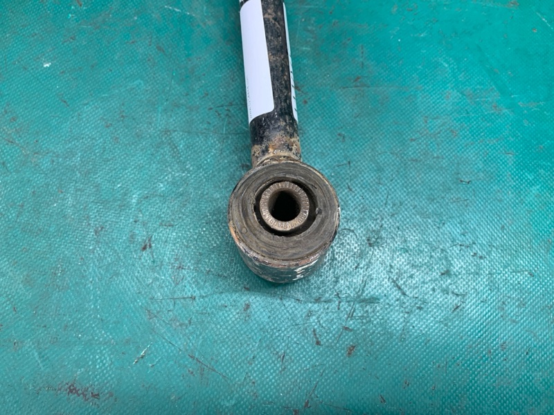 Рычаг задней подвески продольный задний левый RX300/330/350/400 03-09 Рычаг задней подвески продольный задний левый RX300/330/350/400 03-09