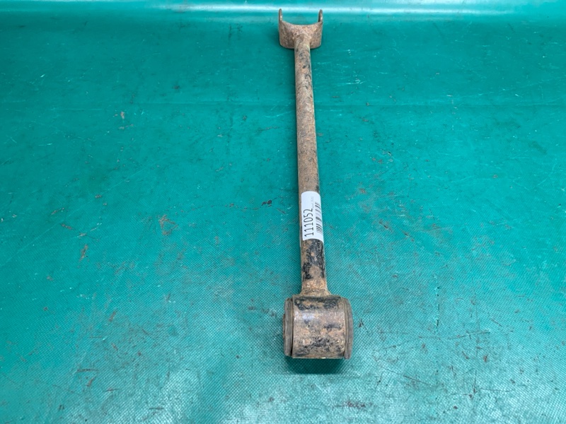 Рычаг задней подвески продольный задний левый TOYOTA CAMRY 20 96-02 Рычаг задней подвески продольный задний левый TOYOTA CAMRY 20 96-02