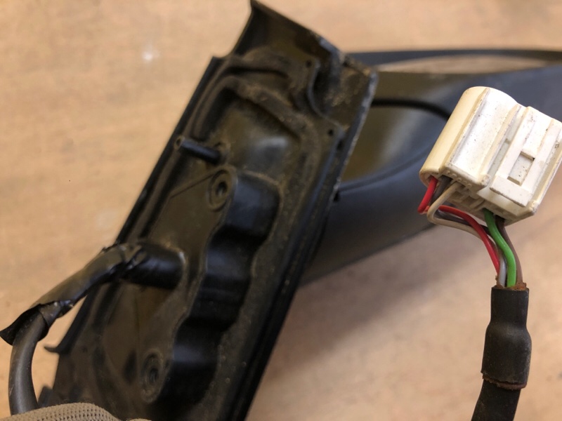 Зеркало правое YARIS 11-20 Зеркало правое YARIS 11-20