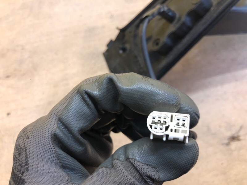 Зеркало правое YARIS 11-20 Зеркало правое YARIS 11-20