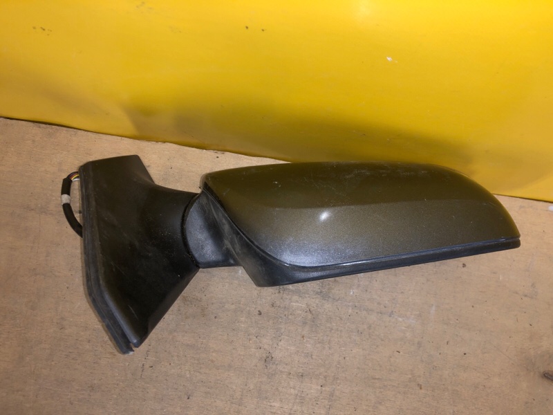 Зеркало правое AVENSIS 03-08