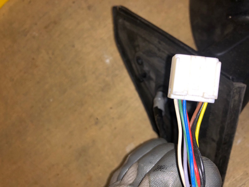 Зеркало правое AVENSIS 03-08