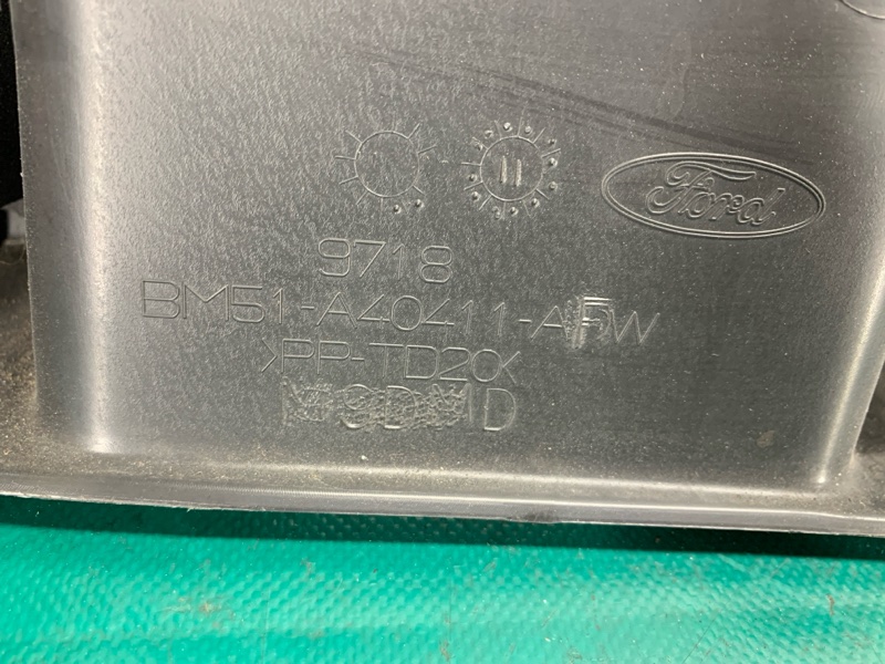 Обшивка крышки багажника задняя FOCUS 10-18 2013 Хетчбек 2.0 C20HDEX