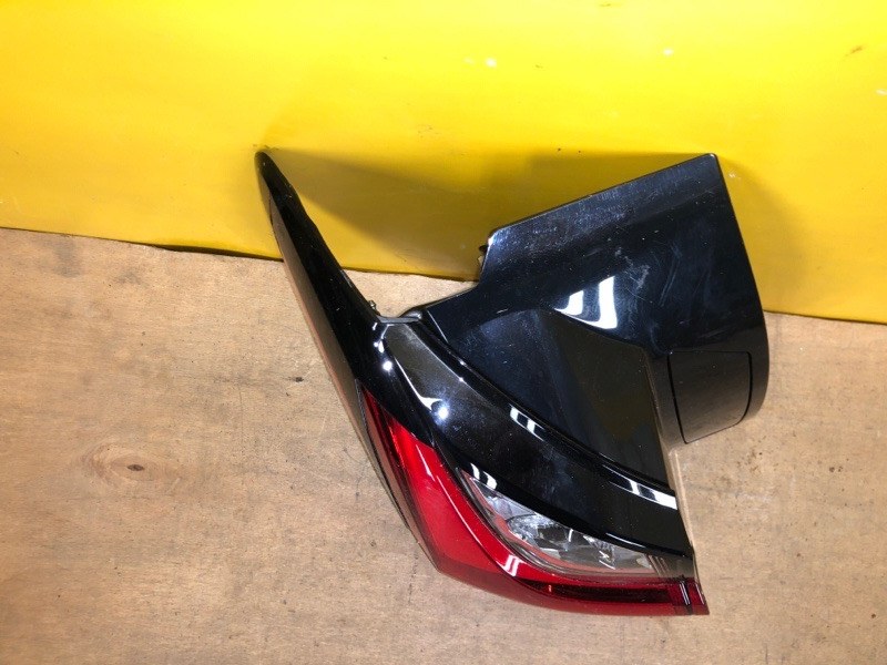 Фонарь наружный левый MITSUBISHI ASX / OUTLANDER SPORT 10-21