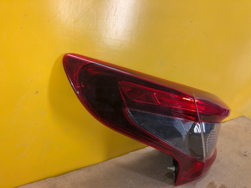 Фонарь наружный левый NISSAN QASHQAI/ROGUE SPORT 14-