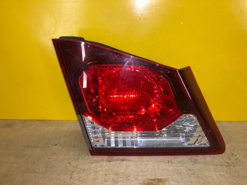 Фонарь внутренний левый HONDA CIVIC 4D 06-11 34156-SNB-G51 Б/У