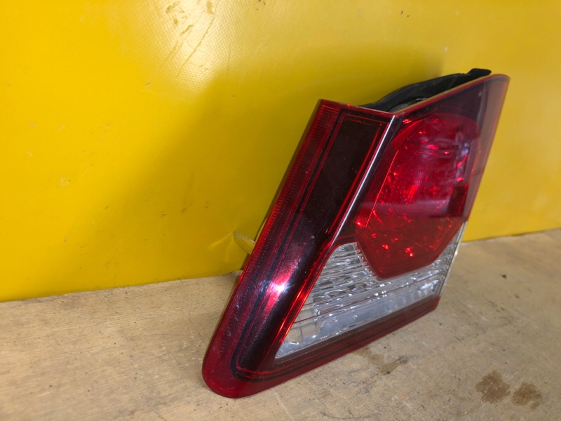 Фонарь внутренний правый HONDA CIVIC 4D 06-11