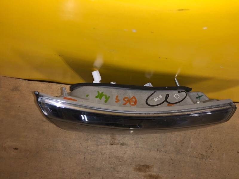 Фонарь внутренний левый RX300/330/350/400 03-09