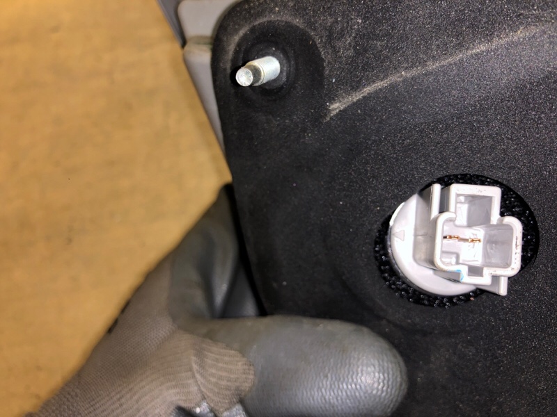 Фонарь внутренний левый RX300/330/350/400 03-09