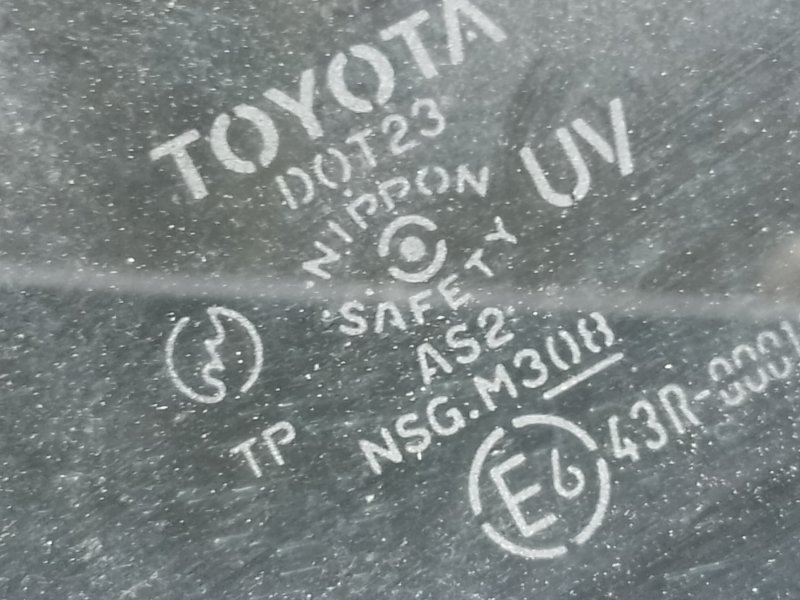 Стекло двери глухое заднее правое TOYOTA CAMRY 40 06-11 Стекло двери глухое заднее правое TOYOTA CAMRY 40 06-11