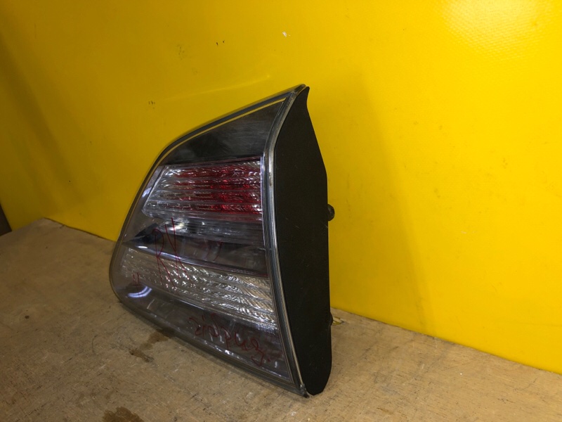 Фонарь внутренний правый RX350/450 09-15