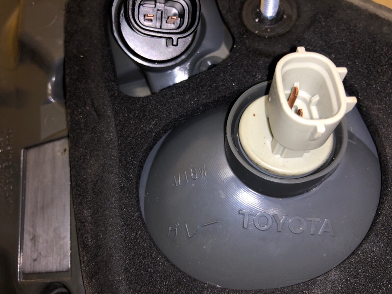 Фонарь внутренний правый RX350/450 09-15