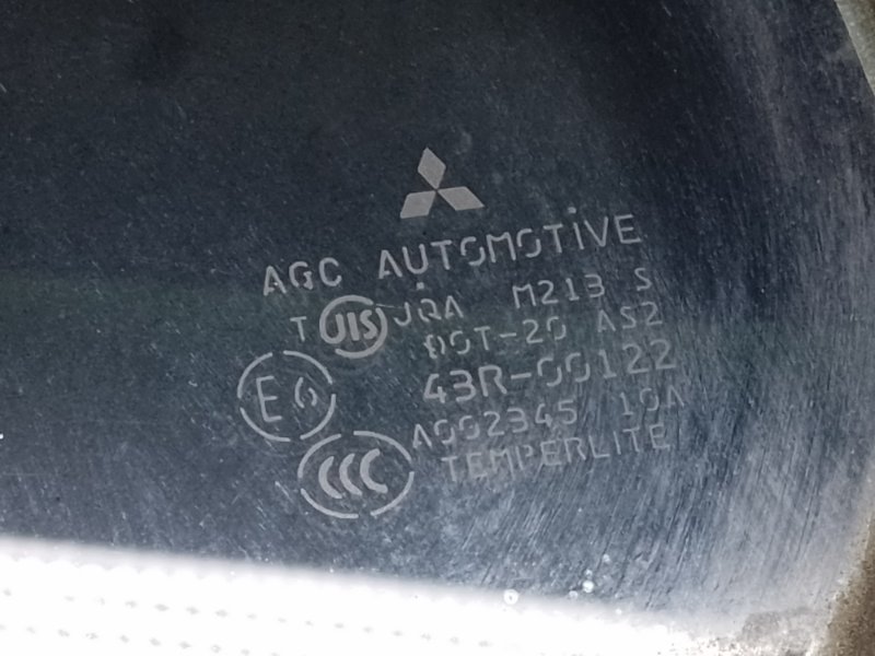 Стекло двери глухое заднее левое MITSUBISHI LANCER X 10 07-15 Стекло двери глухое заднее левое MITSUBISHI LANCER X 10 07-15