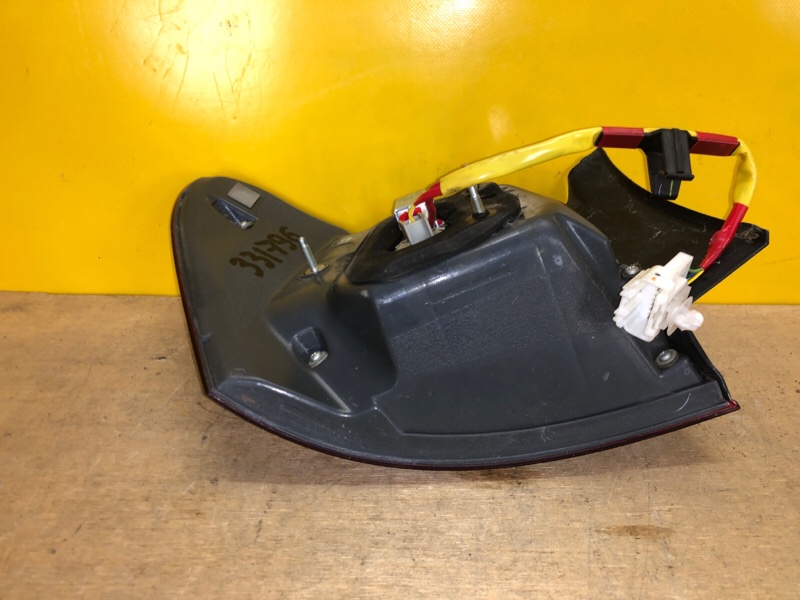 Фонарь наружный правый GS350 GS300 05-11