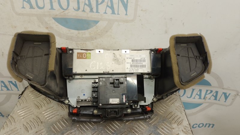 Магнитола HONDA ACCORD CU8 / TSX 08-14 Магнитола HONDA ACCORD CU8 / TSX 08-14