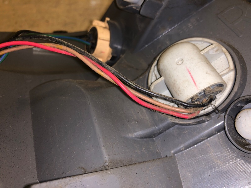 Фонарь наружный правый CX-9 06-16