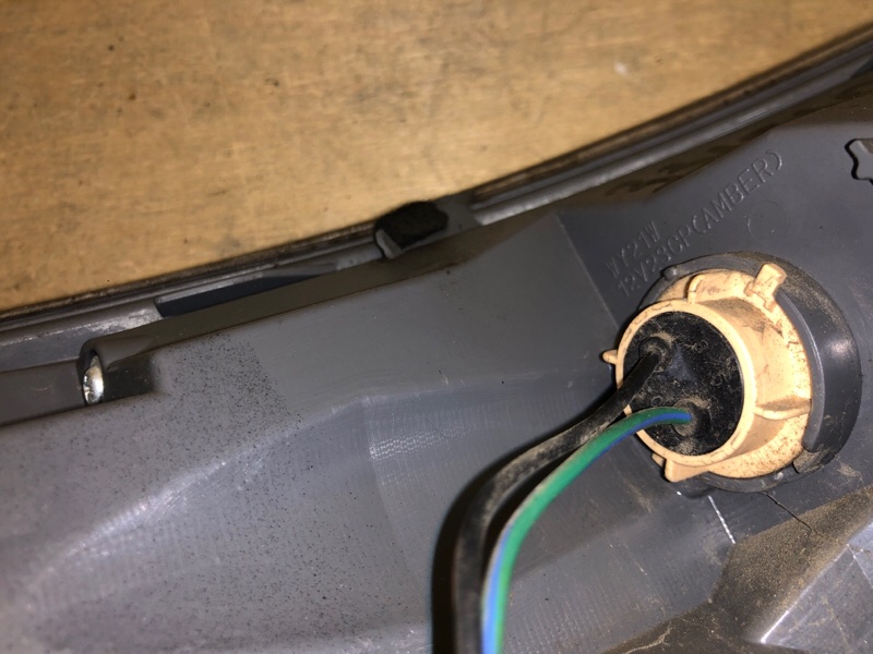 Фонарь наружный правый CX-9 06-16