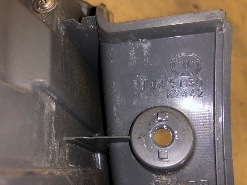 Фонарь наружный правый CX-9 06-16