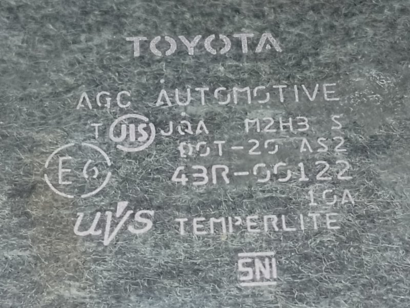 Стекло двери заднее левое PRIUS - 30 09-17 2011 XW30 1.8 2ZRFXE