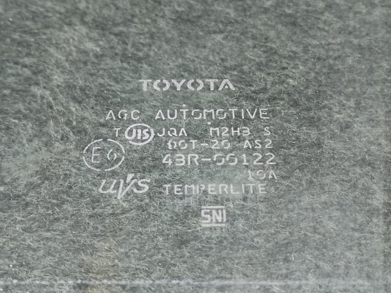 Стекло двери заднее левое PRIUS - 30 09-17 2013 1.8 2ZRFXE