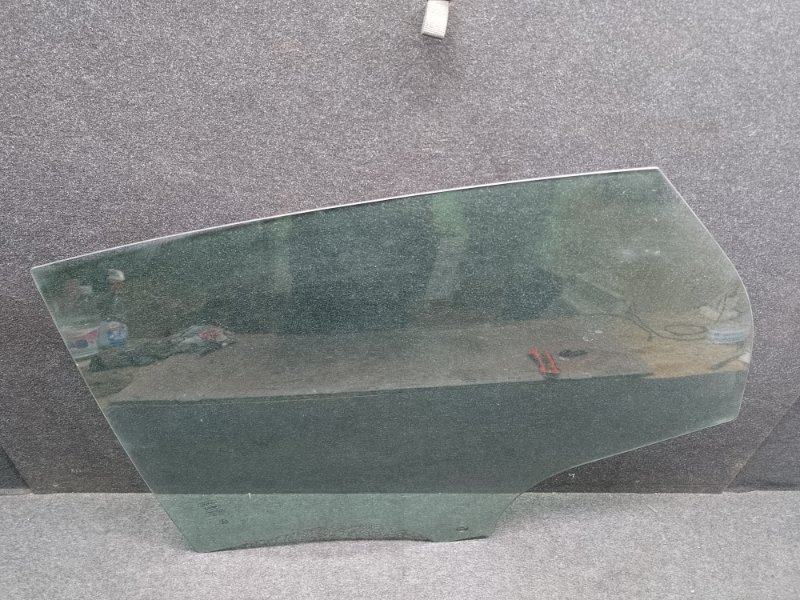 Стекло двери заднее левое FORD FOCUS 10-18 2018 2.0 C20HDEX CP9Z-5825713-A Б/У