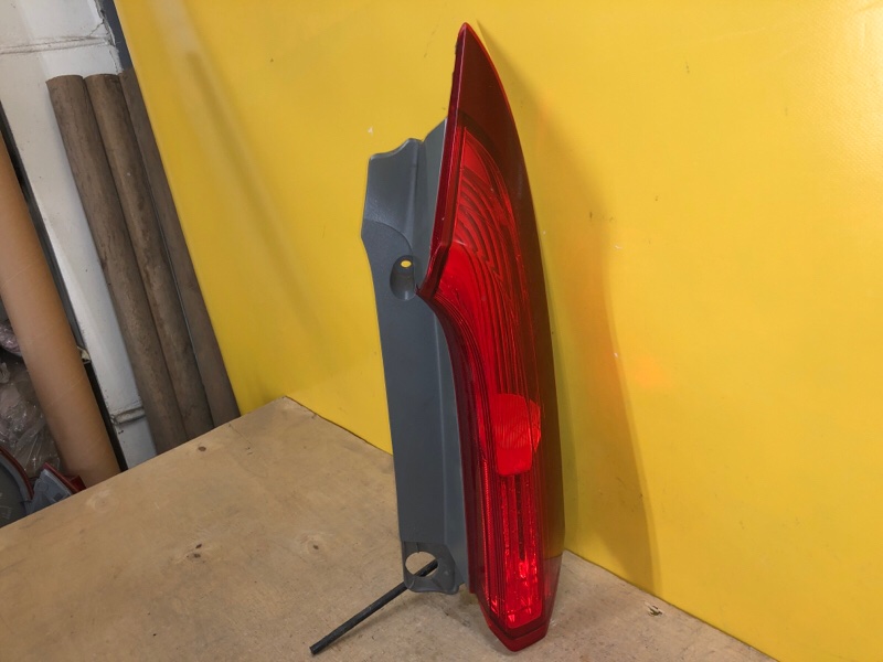 Фонарь наружный правый HONDA CRV (RM) 11-18 Фонарь наружный правый HONDA CRV (RM) 11-18