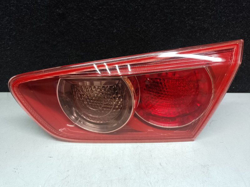 Запчасть фонарь внутренний задний правый MITSUBISHI LANCER X 10 07-15 8330A112 новая Фонарь внутренний задний правый MITSUBISHI LANCER X 10 07-15 8330A112 новая