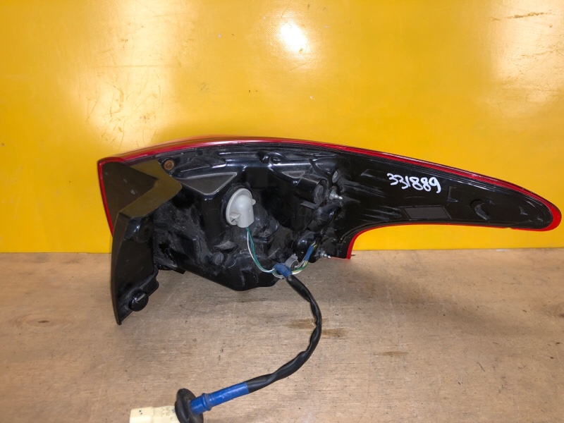 Фонарь наружный левый OUTLANDER GF 12-