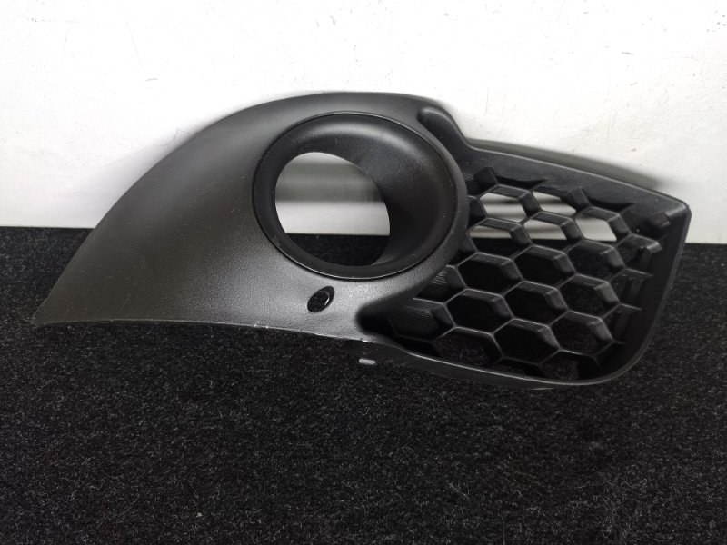 Накладка противотуманной фары правая MITSUBISHI LANCER X 10 07-15 8321A124 новая