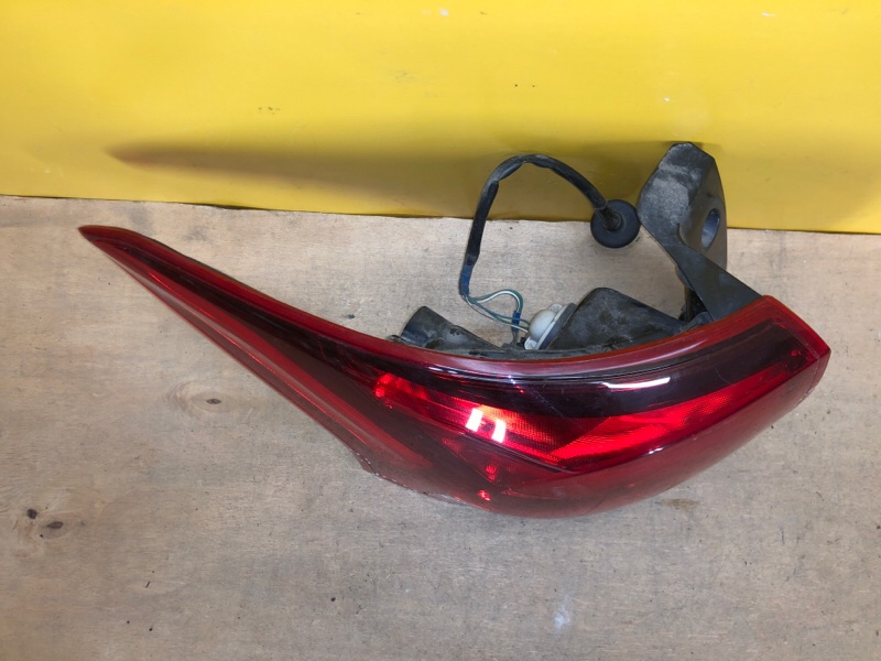 Фонарь наружный левый OUTLANDER GF 12-