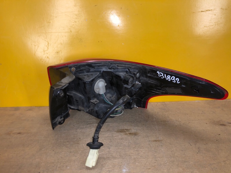 Фонарь наружный левый OUTLANDER GF 12-