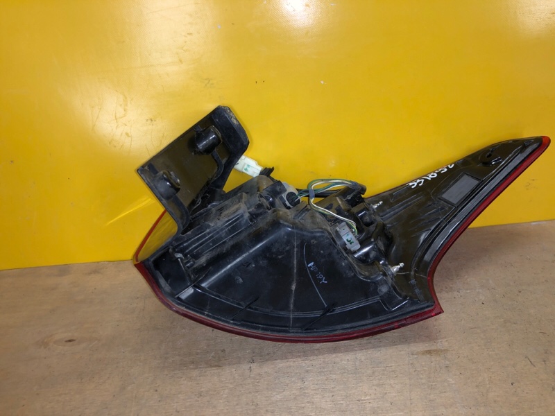 Фонарь наружный левый OUTLANDER GF 12-