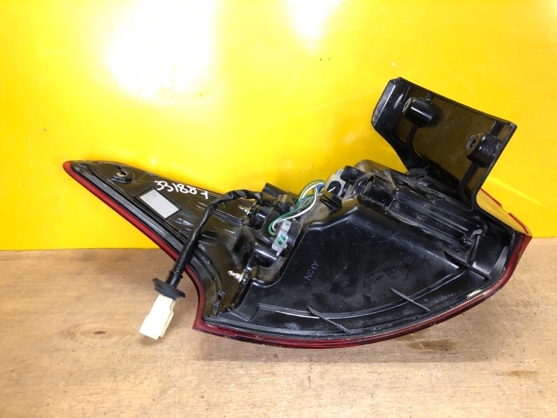 Фонарь наружный правый OUTLANDER GF 12-