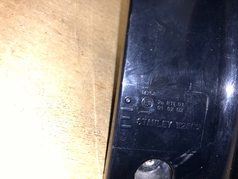 Фонарь наружный правый OUTLANDER GF 12-