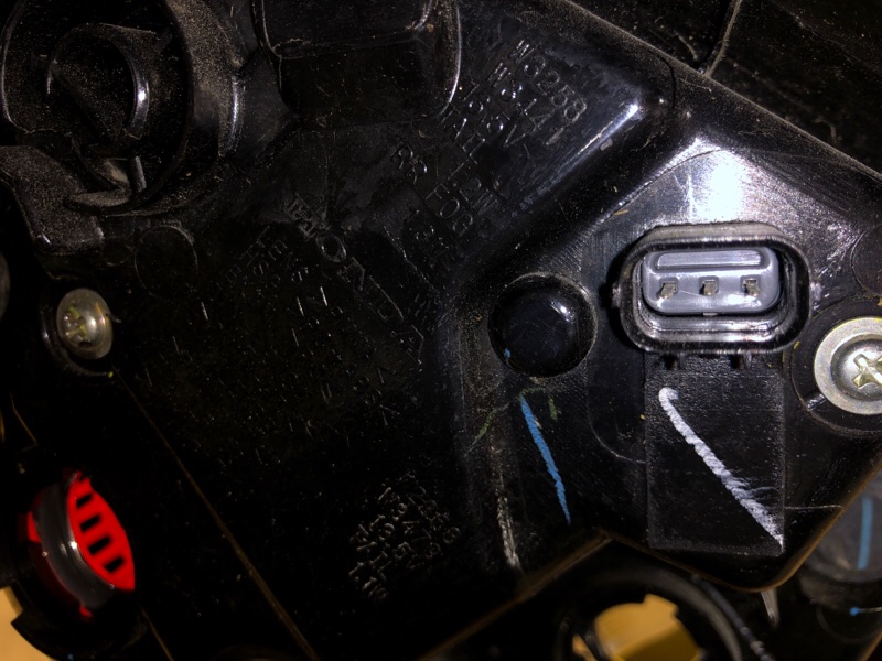 Фонарь наружный правый CIVIC FC/FK 15-