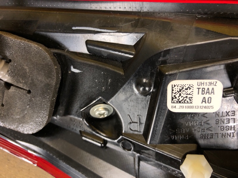 Фонарь внутренний правый CIVIC FC/FK 15-