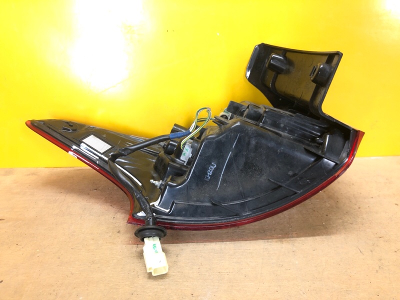 Фонарь наружный правый OUTLANDER GF 12-