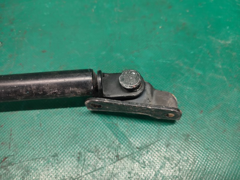 Амортизатор крышки багажника задний правый SUBARU IMPREZA WRX 10-14 GH Хетчбек 2.5 EJ255