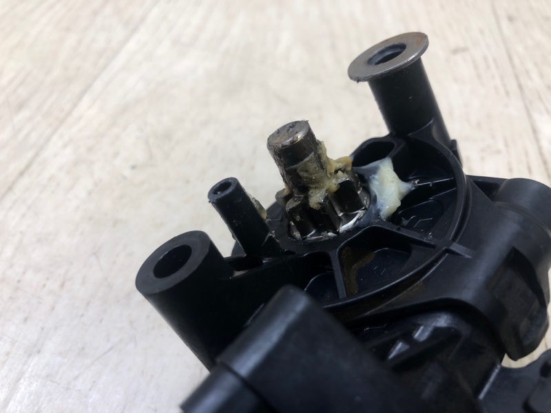 Моторчик регулировки сиденья передний правый RX350/450 15-22