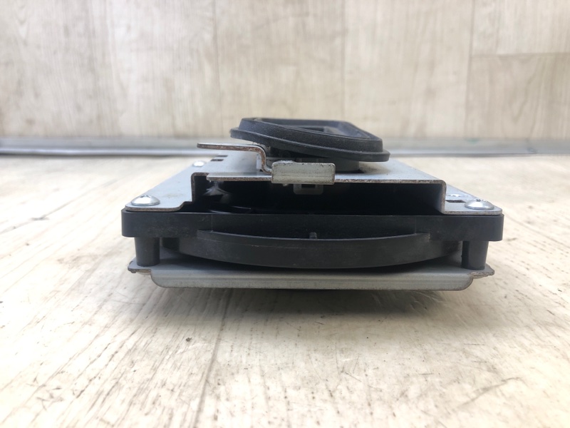 Блок электронный передний правый LEXUS RX350/450 15-22 Блок электронный передний правый LEXUS RX350/450 15-22