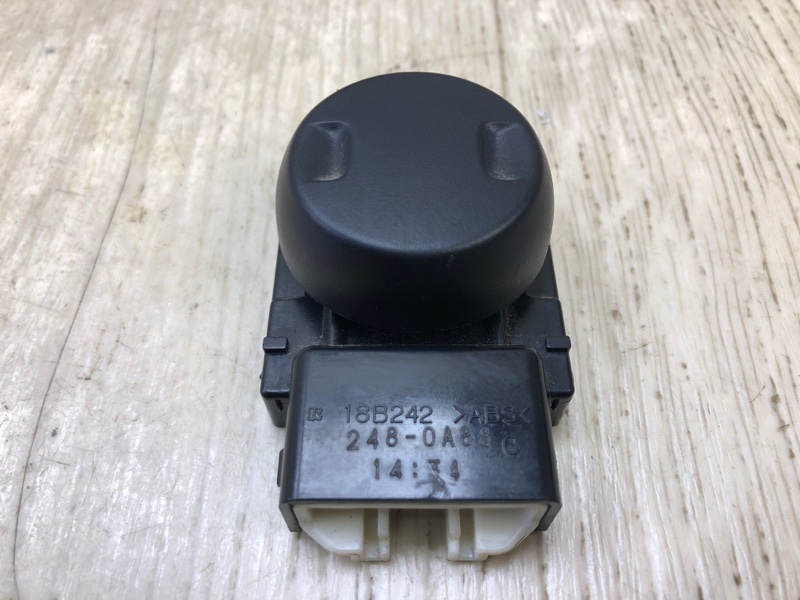 Кнопка регулировки сиденья передняя левая RX350/450 15-22