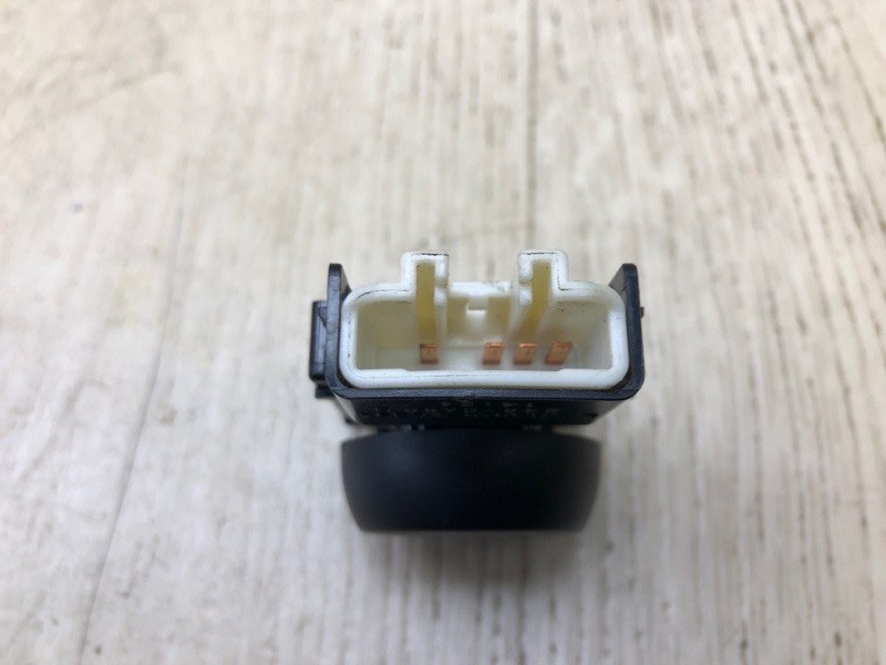 Кнопка регулировки сиденья передняя левая RX350/450 15-22