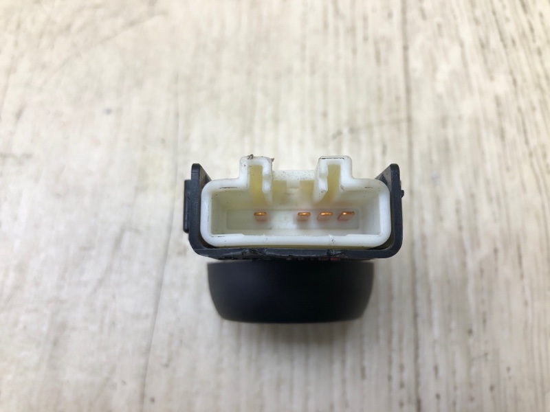 Кнопка регулировки сиденья передняя правая RX350/450 15-22