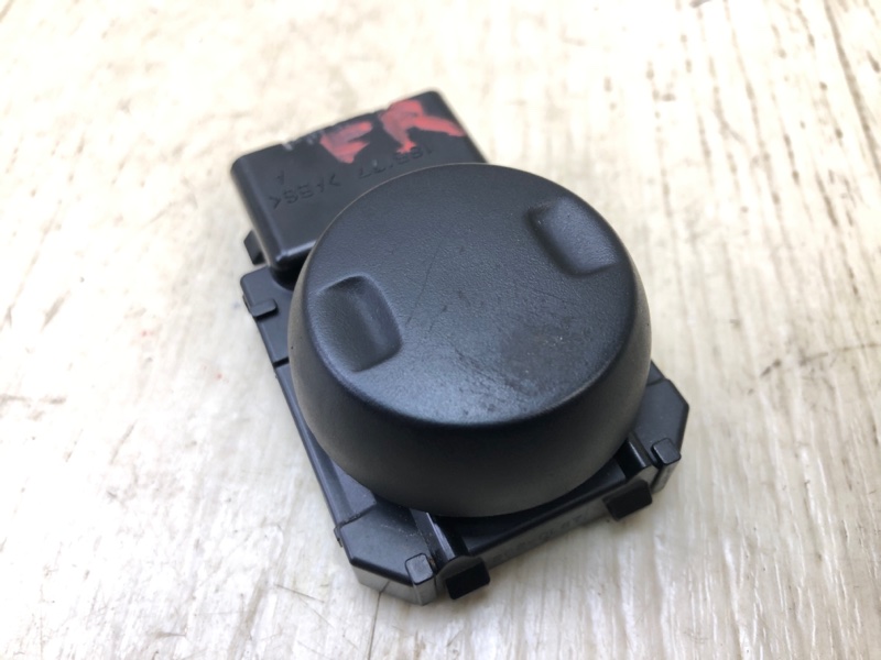Кнопка регулировки сиденья передняя правая RX350/450 15-22