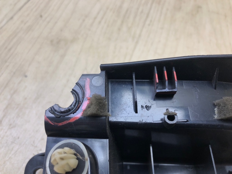 Ручка двери внутренняя задняя левая RX350/450 15-22