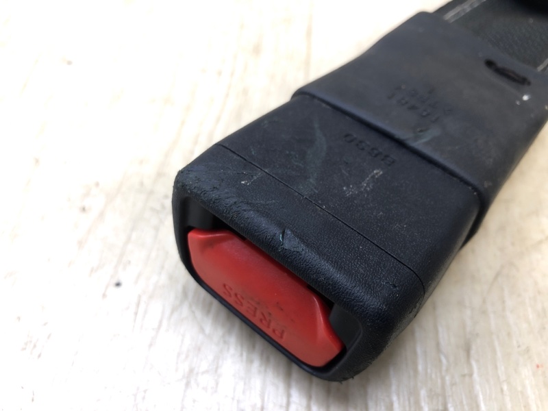 Замок ремня безопасности задний левый RX350/450 15-22