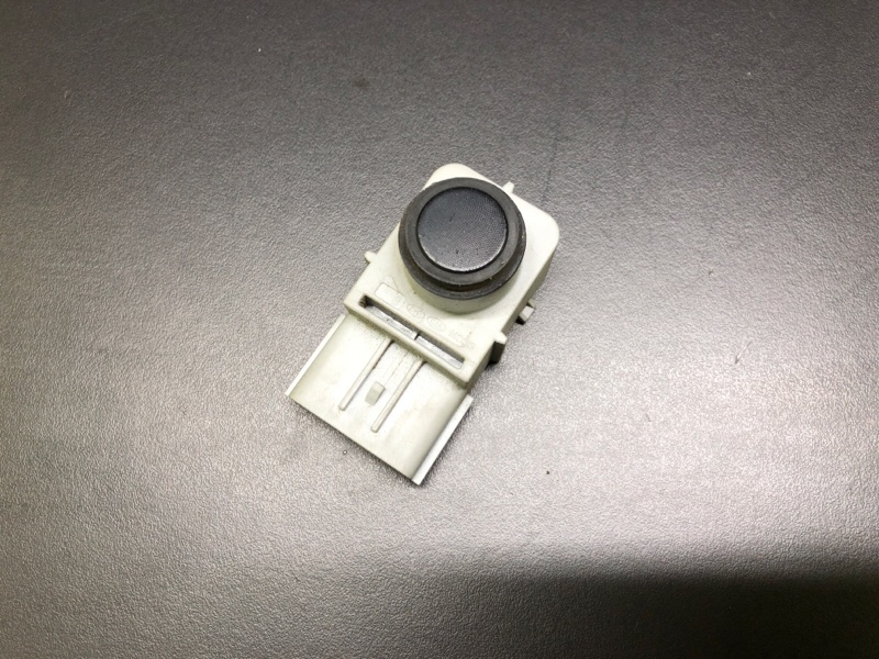 Запчасть датчик парктроника передний HYUNDAI GRANDEUR HG 11-16 95720-3V006 Б/У Датчик парктроника передний HYUNDAI GRANDEUR HG 11-16 95720-3V006 Б/У