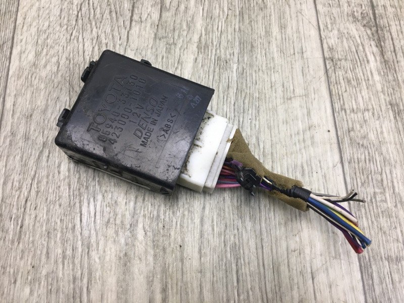 Запчасть реле дворников TOYOTA CAMRY 40 06-11 85940-33130 Б/У Реле дворников TOYOTA CAMRY 40 06-11 85940-33130 Б/У